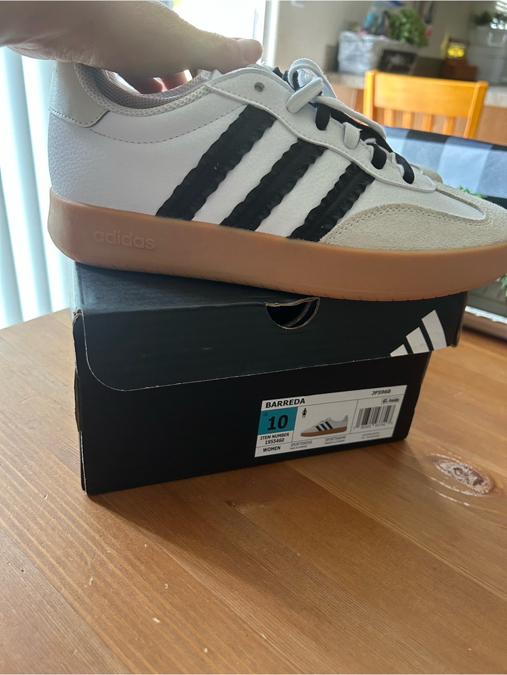 NIB adidas Woman's Size 10 Barreda White & Black Sneakers with Gum Sole